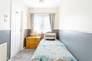 Single Room with Bathroom room in Jacaranda Hotel