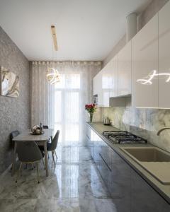 Rynok Square city center two bedroom apartment!