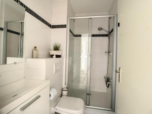 Oostende studio Royal Ascot Q7 met terras en zeezicht op toplocatie