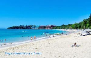 The biggest swimming pool in Sosua, frente a la piscina más grande en sosua