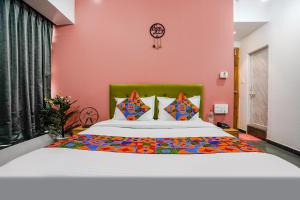 Hotel Skycity, Best Luxurious Hotel AC Rooms In Surat