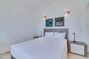 Villa Andorra, private pool next to golf