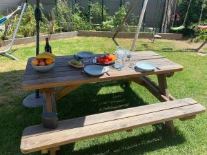 Rez de villa avec jardin à 6 min des plages