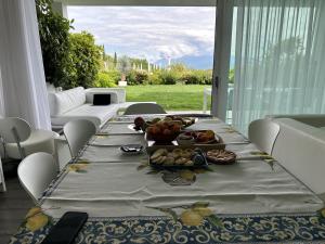 Garda Lake Luxury Life