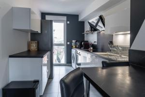 Appartement bien équipé avec parking, Lyon 8