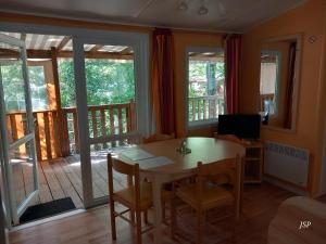 Campings Mobil-home Riviera : photos des chambres