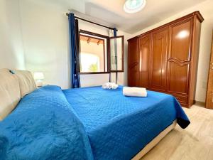 Villa with Patio img10