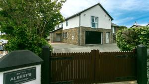 Bwthyn Alberts - Ubytování bez kategorie ve městě Trearddur