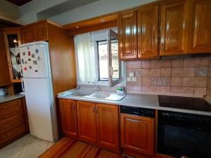 MetaxiasAndMariasHouse