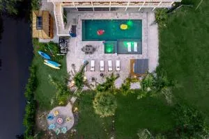 No 1 Largest Tampa Private Compound, 11BR Sleeps 40 - 奥德马尔