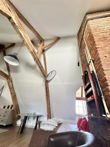 Appartements Loft Romantique - Balneo - Billard - Massage : Suite Deluxe avec Baignoire Spa