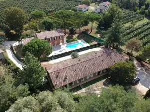 卡特里纳公寓式酒店 - 法恩莎