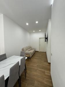 Casa Bedda - INTERA CASA CON 3 CAMERE CON BAGNO PRIVATO, ARIA CONDIZIONATA E NO ZTLENTIRE APARTMENT WITH 3 BEDROOMS WITH PRIVATE BATHROOM, AIRCON AND NO LTZ