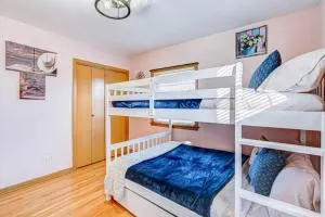 Luxury Artistic Condo Historic Location - Elmwood Park