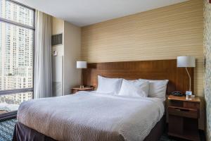 King Room room in Fairfield Inn and Suites Chicago Downtown-River North