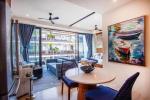 Luxe Penthouse, Calm Vistas