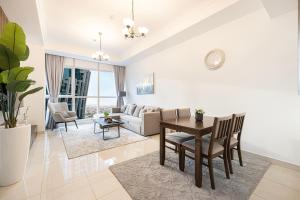 Luxurious 1BR in Court Tower Business Bay