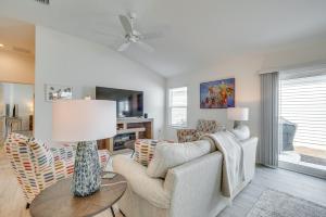 Pool Access, Patio and Grill Sunny Florida Escape!