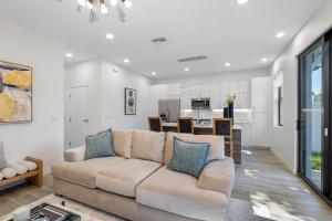 Newly Renovated Tampa Townhouse Prime Location