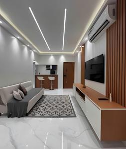 Maravilhoso apartamento de 2 Quartos em Copacabana quadra da praia