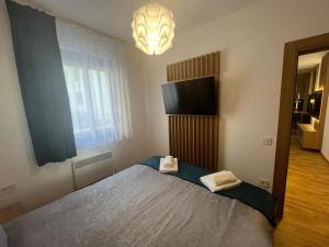 3 Monkeys Apartments - S2