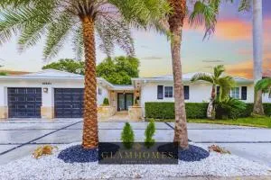 Lakefront Villa and Paddle Board TGH - نورث ميامي بيتش