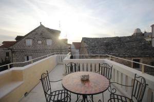 Luxury villa Kalalarga in the centre of the town