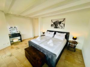 Panoramablick mit Privatparkplatz, 2 Balkone und 1,5 Bäder