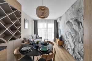 Warsaw Airport - Parking & Balcony - By Rentujemy