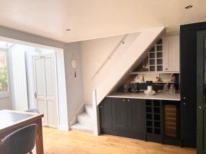 2 Bed Holiday Home with River Views