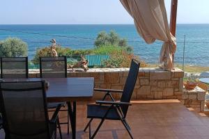 Thalassa Beach front villa - infinite sea view