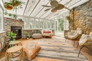 Picturesque Lake Elmo Cottage with Barn and Fire Pits! - River Falls