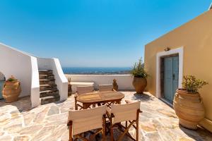 Blue Vine Villa Mountain Sea View Private Yard