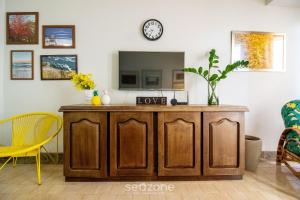 Belo apto c suíte 300m da praia do Forte BFC301