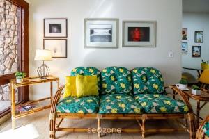 Belo apto c suíte 300m da praia do Forte BFC301