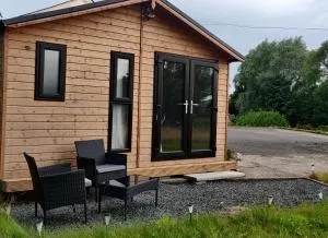 Cosy log cabin with views of Scrabo tower - Comber