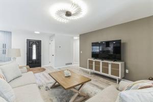 Coastal Comfort Getaway in the Heart of SRQ