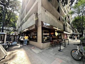 Unbeatable location apt in the heart of Juarez