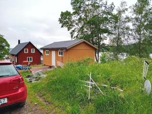 Mysig sjönära stuga