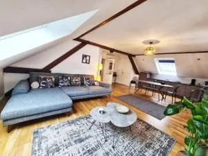 Appartement confortable à Bitche avec jacuzzi, 100 m². - Siersthal