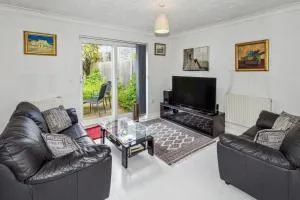 Urban Oasis - Modern 2B-2B Retreat Near Nature - Enfield Lock