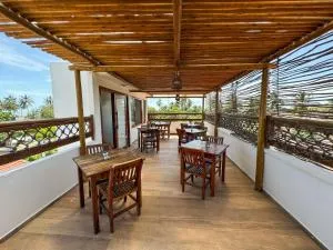 Milos Hotel Icaraizinho - 伊卡莱