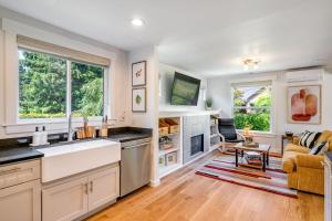 Perch - Ballard Delight