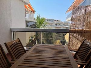 Family apartment - Fully equipped, Close to sandy beaches & restaurants, Pool, Balcony, Garage