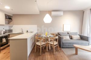 Dazzling apt one block from Shopping del Sol