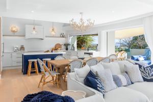 Hastings St Gem with Pool, Newly Renovated