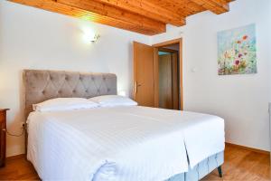 Family friendly house with a parking space Bribir, Novi Vinodolski - 23378