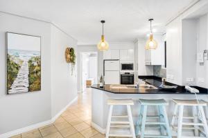 By The Beach - Clubb Coolum Beachside Resort