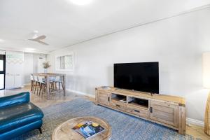By The Beach - Clubb Coolum Beachside Resort