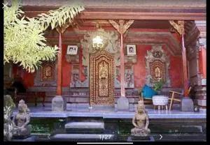 Royen Balinese Family Guest House- Traditional Batuan Homestay - 苏卡瓦提